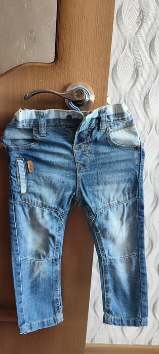 Продам джинсы и рубашку на мальчика