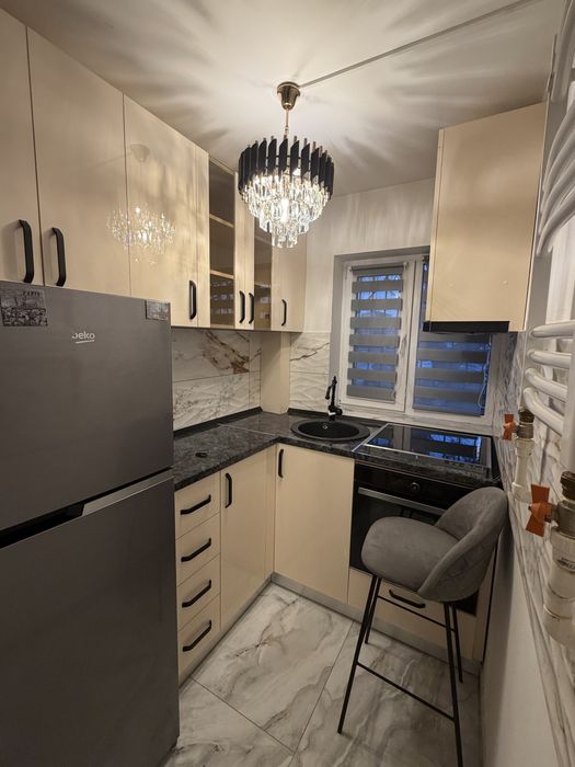 Inchiriez Garsoniera zona / Bila