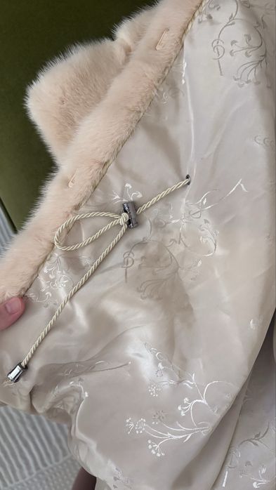 Продам норковую шубу срочно!