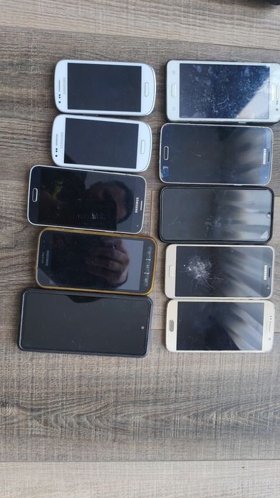 Vind colecția de iPhone se da numai totul nu separat