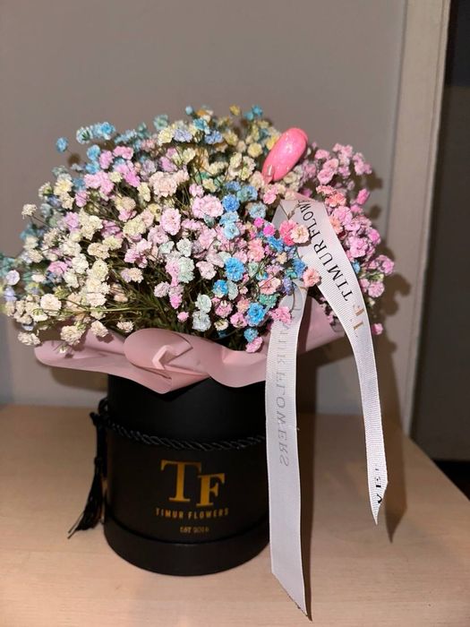 Радужная гипсофила в коробке