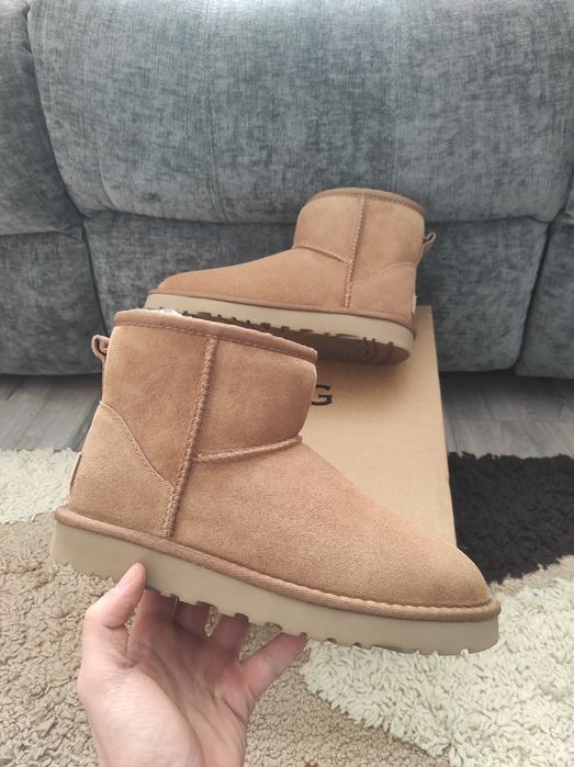 38 UGG cizma de piele