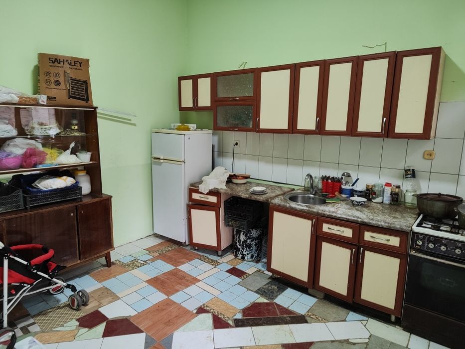 Сотилаади ховли 6 сотих.