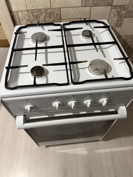 Продам газ плиту
