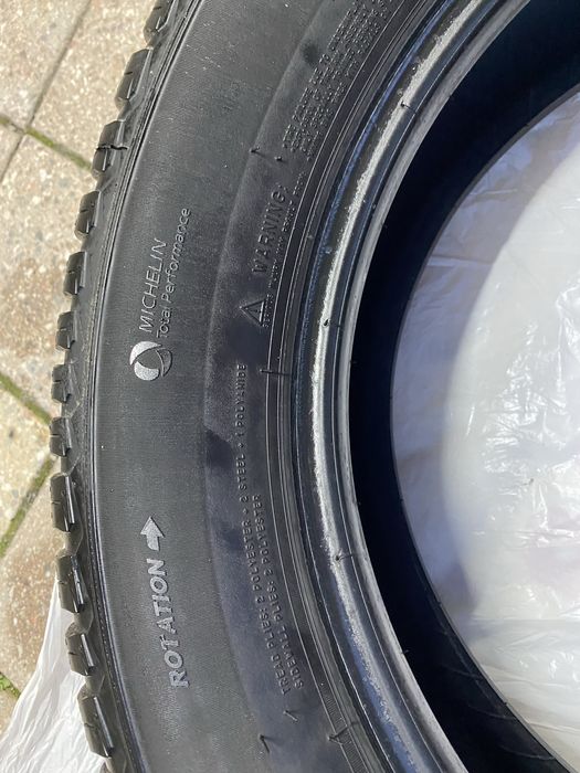 2 зимние шины Michelin 225/60 R18