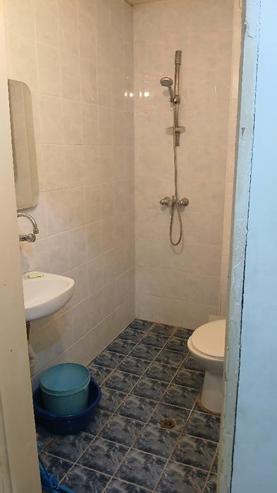 Дава се под наем Едностаен апартамент в Варна, Цветен квартал - 33 кв.м за 178.5 € - Снимка #2