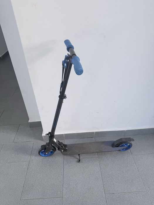 Vand doua trotiente stare buna