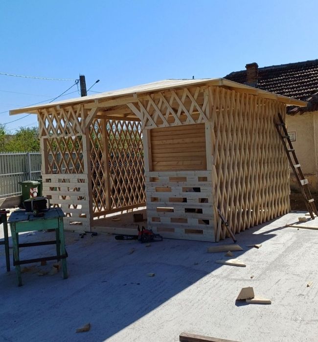 Vând căsuțe  foișoare de gradina