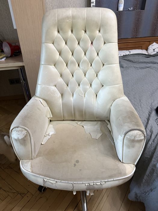 Продам офисное кресло производство Италия.