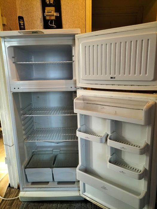 Продам холодильник