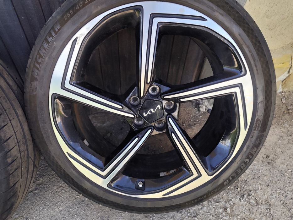 Джанти с гуми за Kia EV6 GT 21  цола