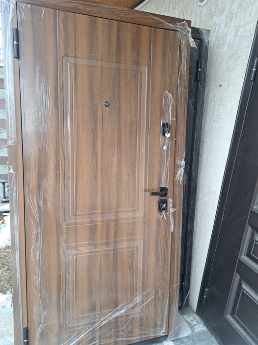 Металлические двер выходные двер