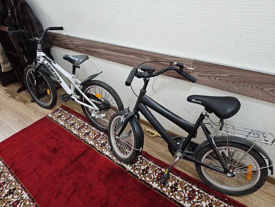 Велосипеды детские сразу оба. Велосипедлар иккаласи бирданига