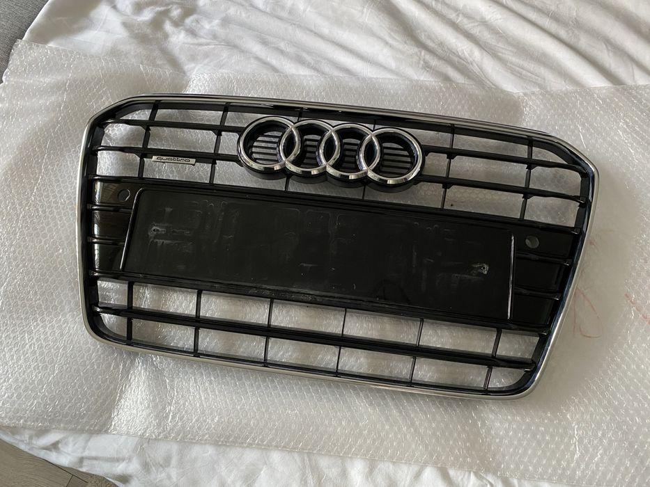 Grila centrala OM Audi A5 b8.5(2012-2016)