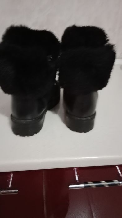 Зимние вещи продаются