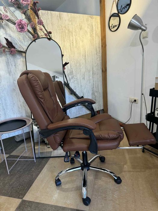 Геймърски кожен стол с поставка за крака