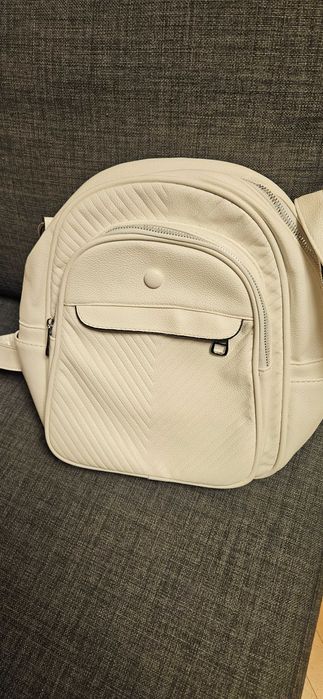 Дамска бяла раница