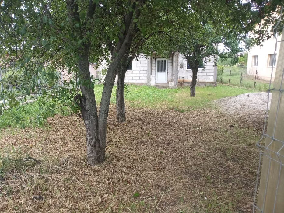Teren si casa  Ciorogarla langa manastirea Samurcasesti
