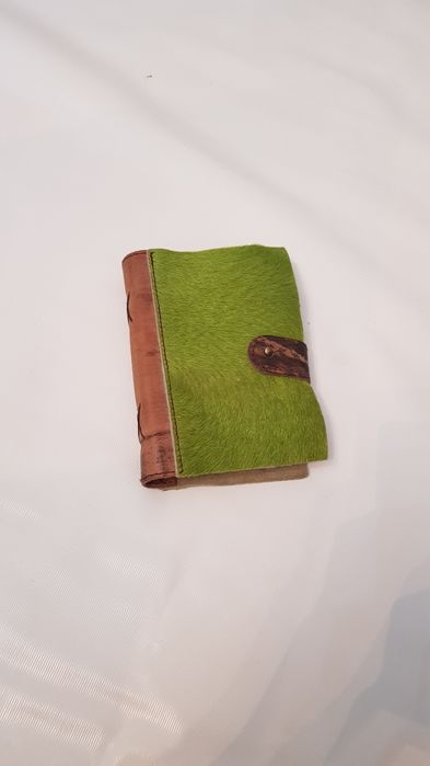 Продаеться кожаный блокнот   из  лошадыение   кожи  канюшка