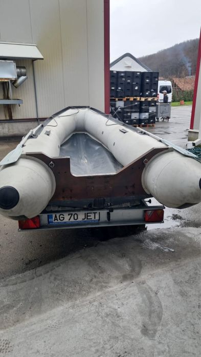 Vand barca gonflabila 4 metri cu motor Yamaha 4 cp