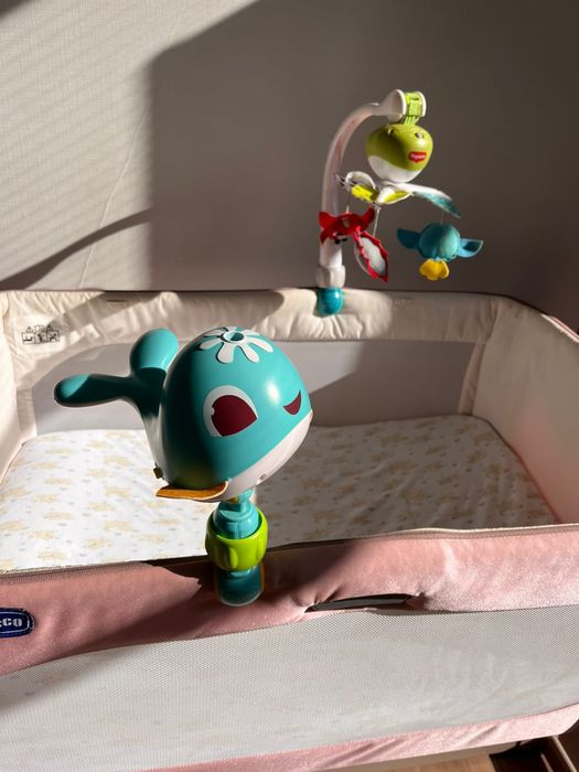 Продам игрушку подвеску tiny love