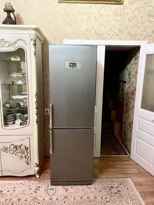 Продам Холодильник LG
