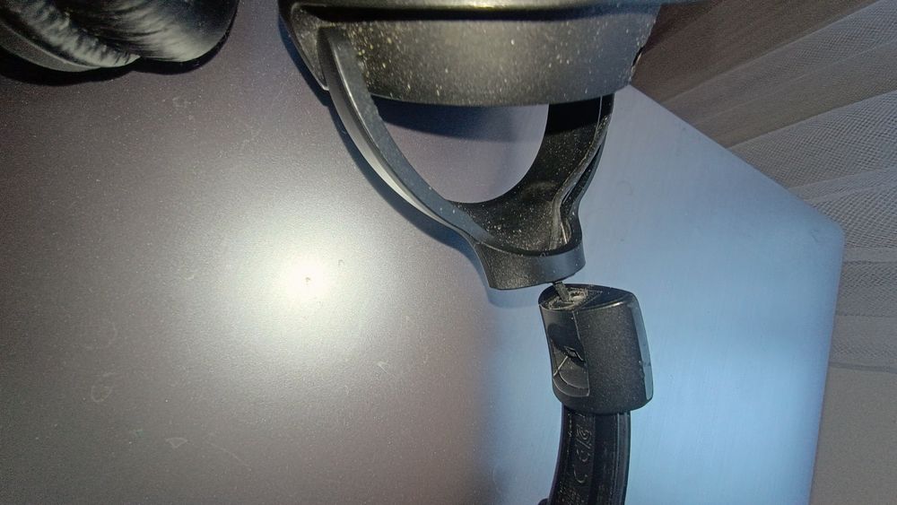 Căști wireless JBL Tune 510BT - Defect mecanic (cupă ruptă), in rest perfect funcționale