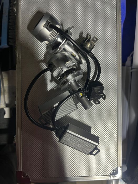 Becuri led H4 noi