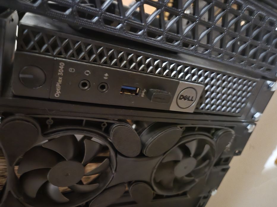 Dell optiplex 3040, 12 gb ram, 2.1 TB server