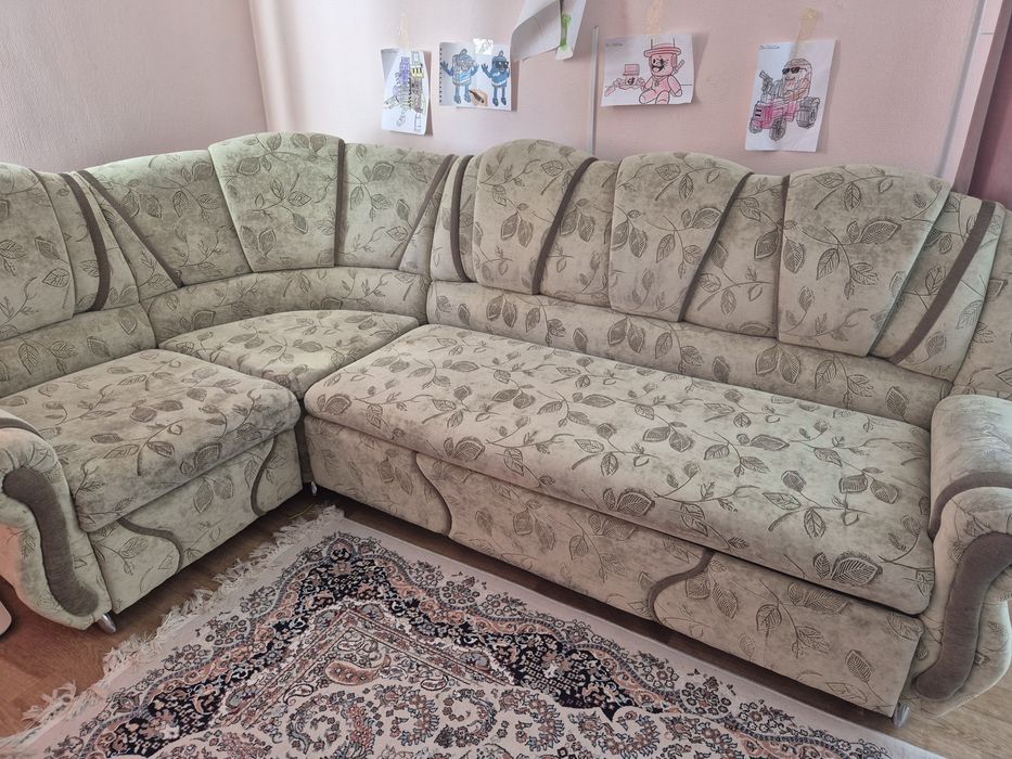 Продам диван угловой
