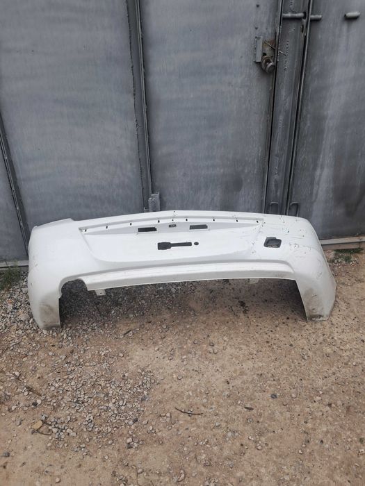 Продам бампер на кобалть