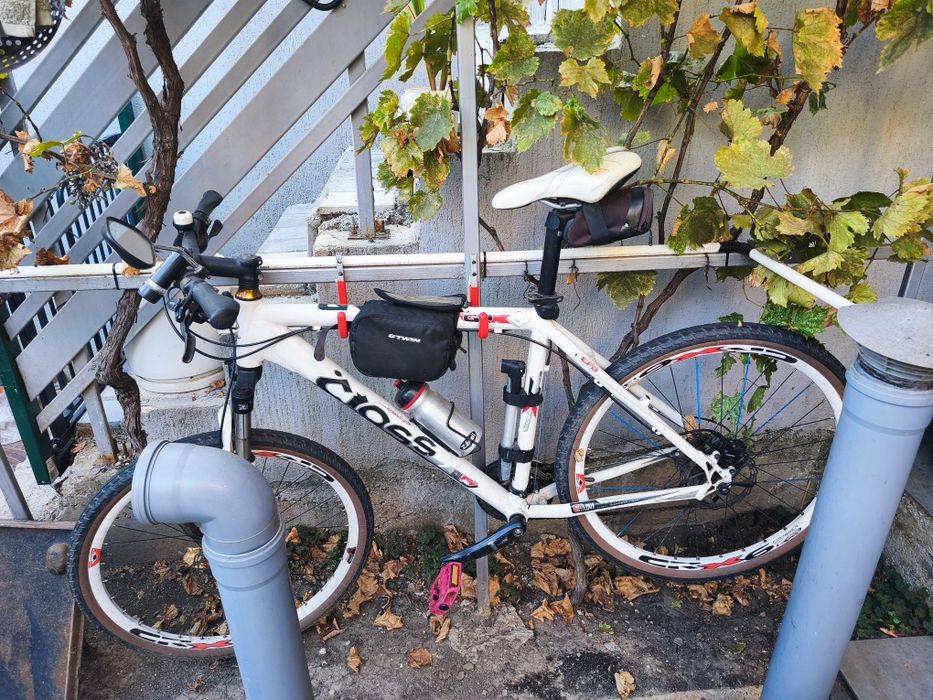 Vând bicicleta kross