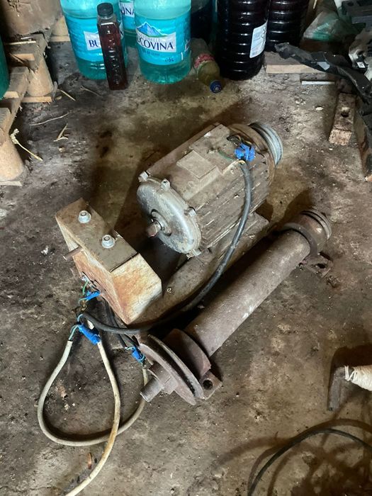 Vând motor și ax circular