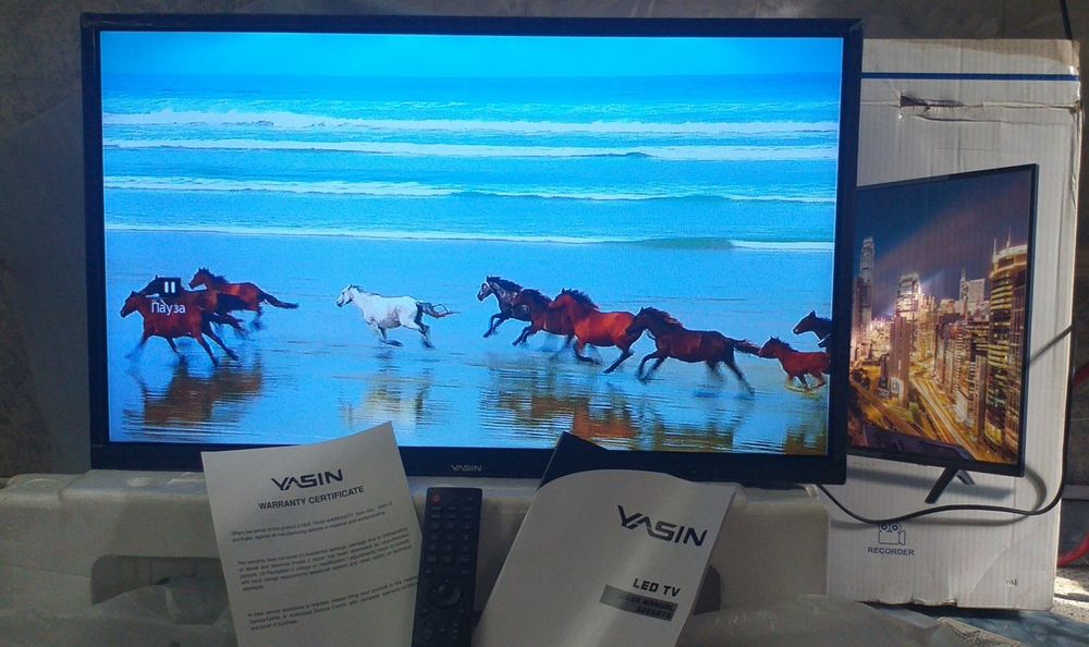 LED Телевизор Yasin 32 Full HD. Комплект: пульт, паспорт, коробка.