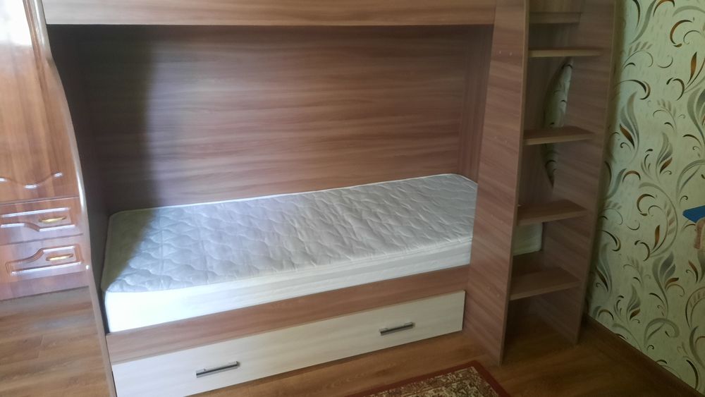 Кровать двухярустная