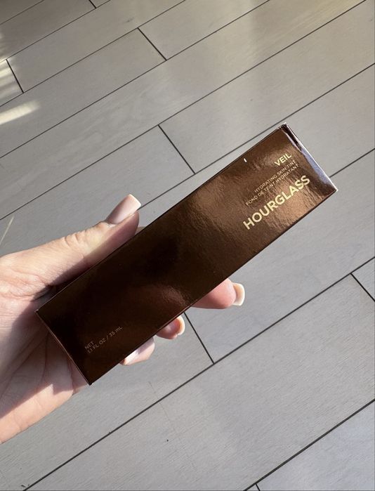 Hourglass veil skin tint номер 3 и 4