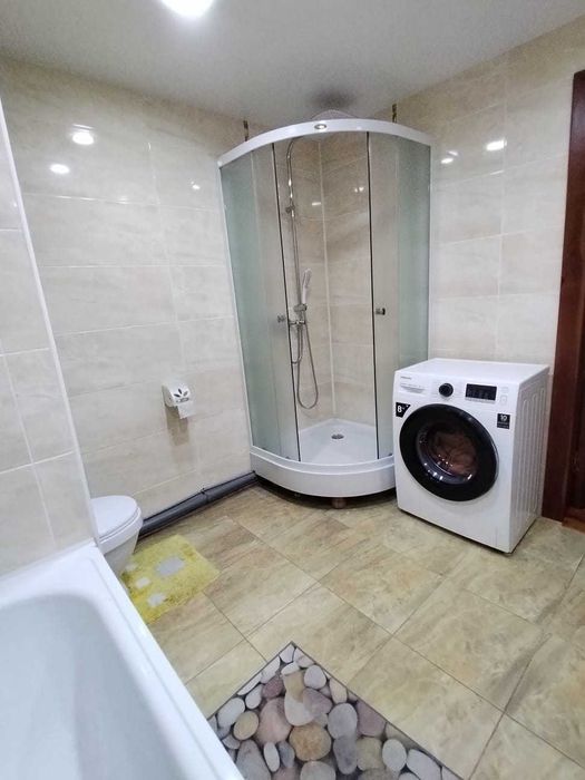 Продам 4-х комн.район Пристани,2/5 эт..