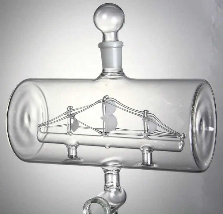 Комплект бутилка за алкохол с 4 чаши буре диспенсър уиски подарък мъж