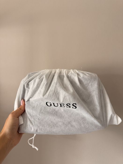 ОРИГИНАЛНА чанта на Guess