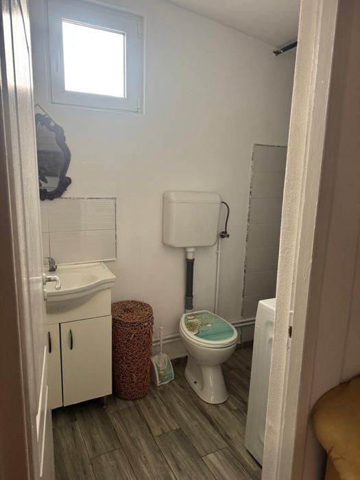 Închiriez căsuță cochetă