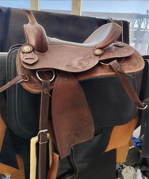 Кожаное седло, вестрн