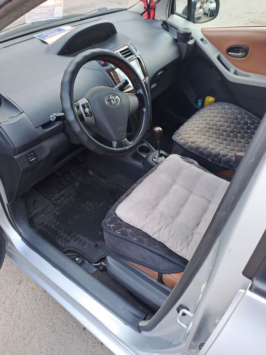 Продам Тойота Ярис хэтчбэк