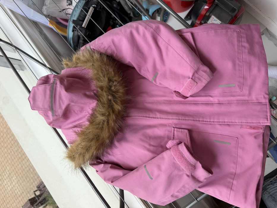 Продам куртку детскую