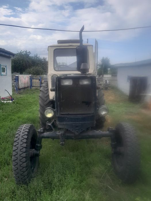 Продам трактор юмз6
