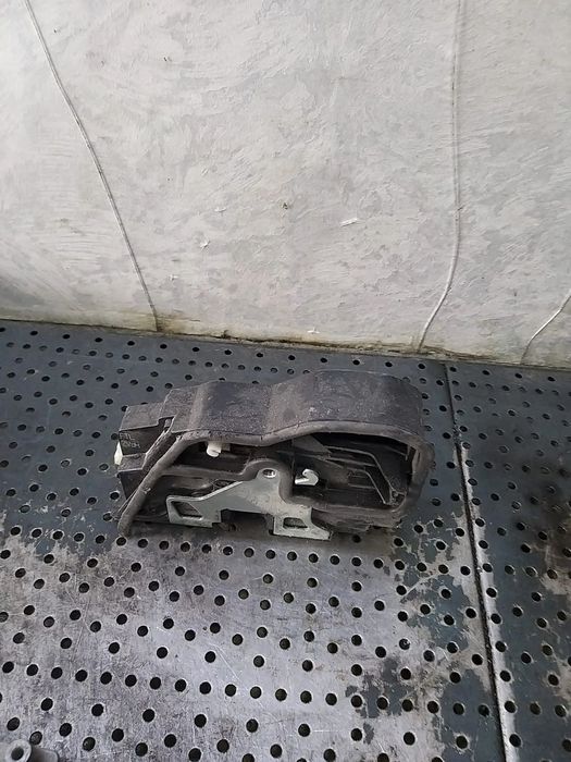 Broasca usa stanga fata bmw seria 3 f30 f31 7229461