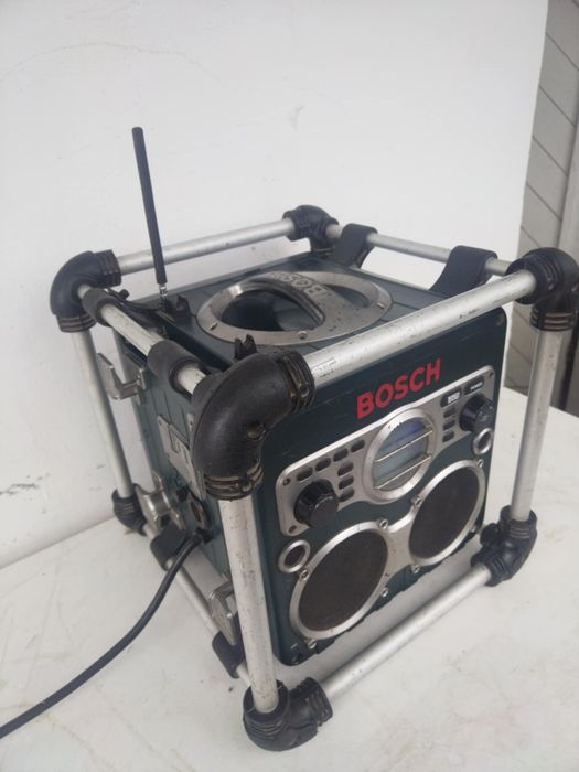 Зарядно/Радио GML 24V-CD BOSCH 
Радио BOSCH за строителни обекти 
0601