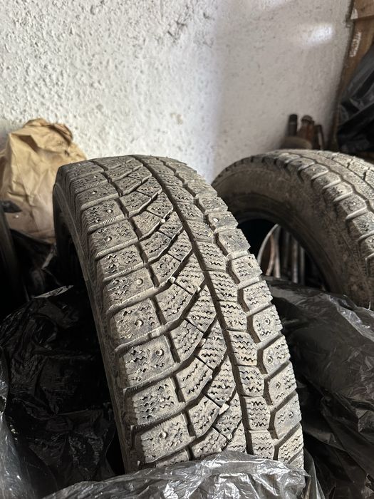 Автошины 185/65R15 зима шипованные б/у