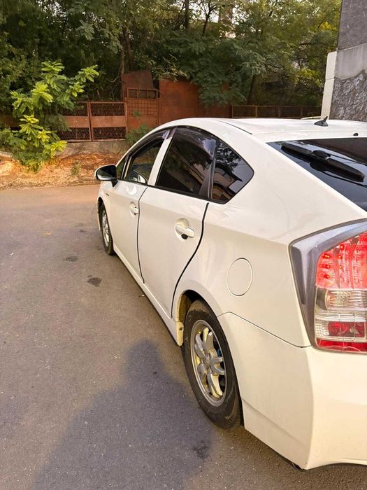 vand toyota prius 2012