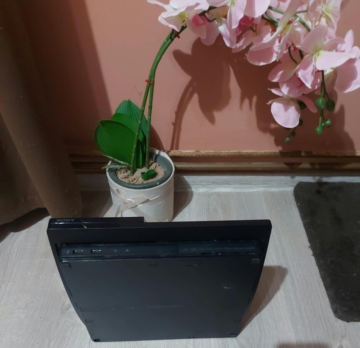 Playstation 3 slim model CECH-2504B pentru piese