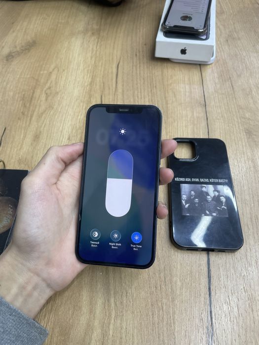 Продам Айфон 12 64gb